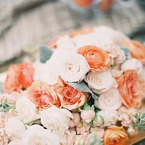 chic-peach-and-gold-beach-wedding-19