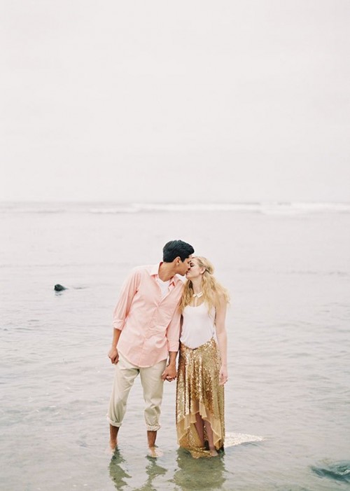 chic-peach-and-gold-beach-wedding-29