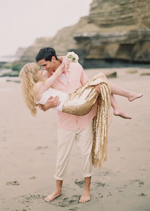 chic-peach-and-gold-beach-wedding-31