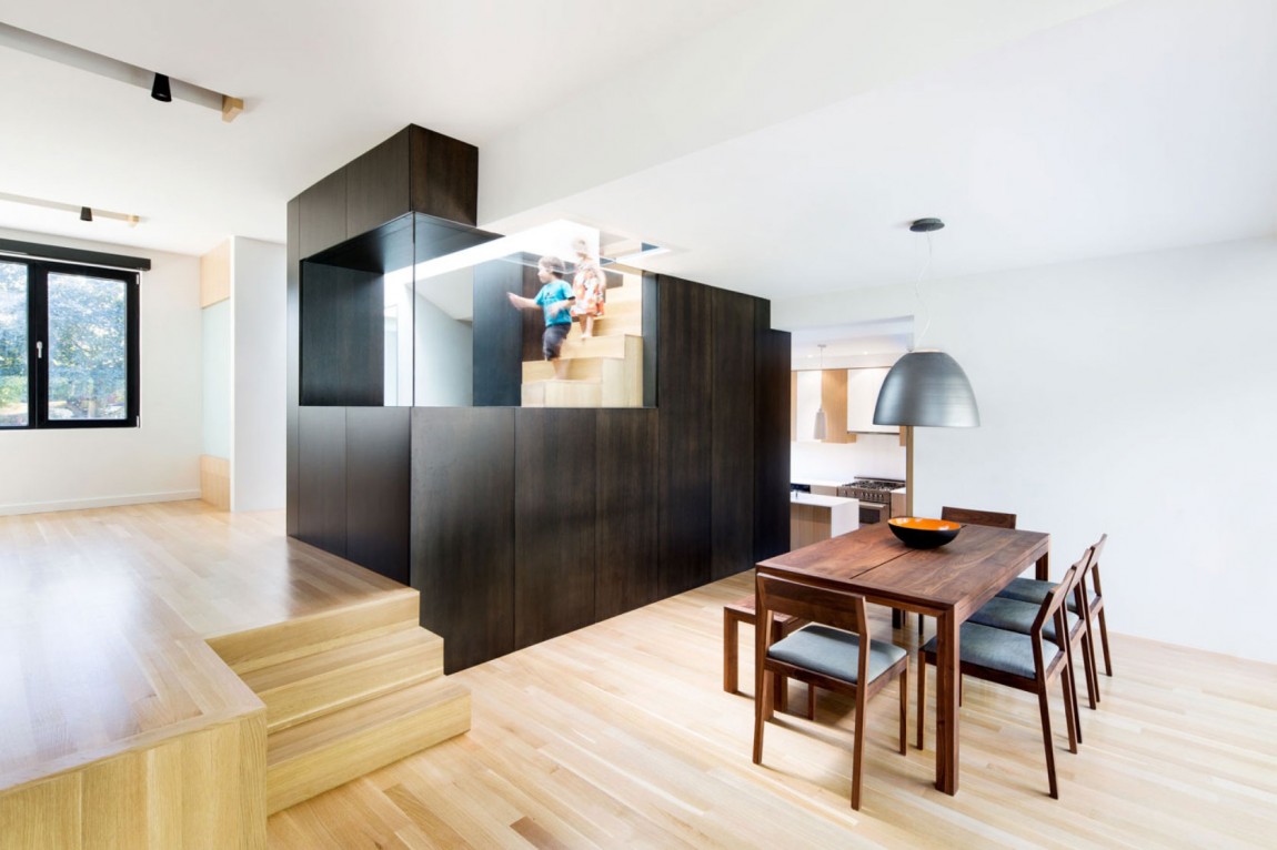 Просторный дом Connaught Residence от naturehumaine, Монреаль