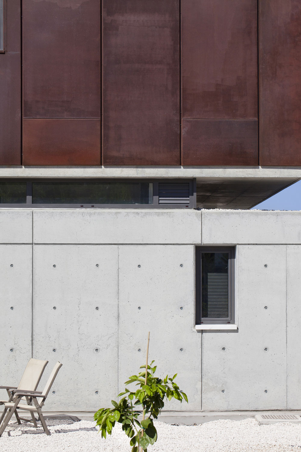 Интерьер загородного особняка Andri & Yiorgos Residence от Vardastudio Architects and Designers, Хлорака, Кипр