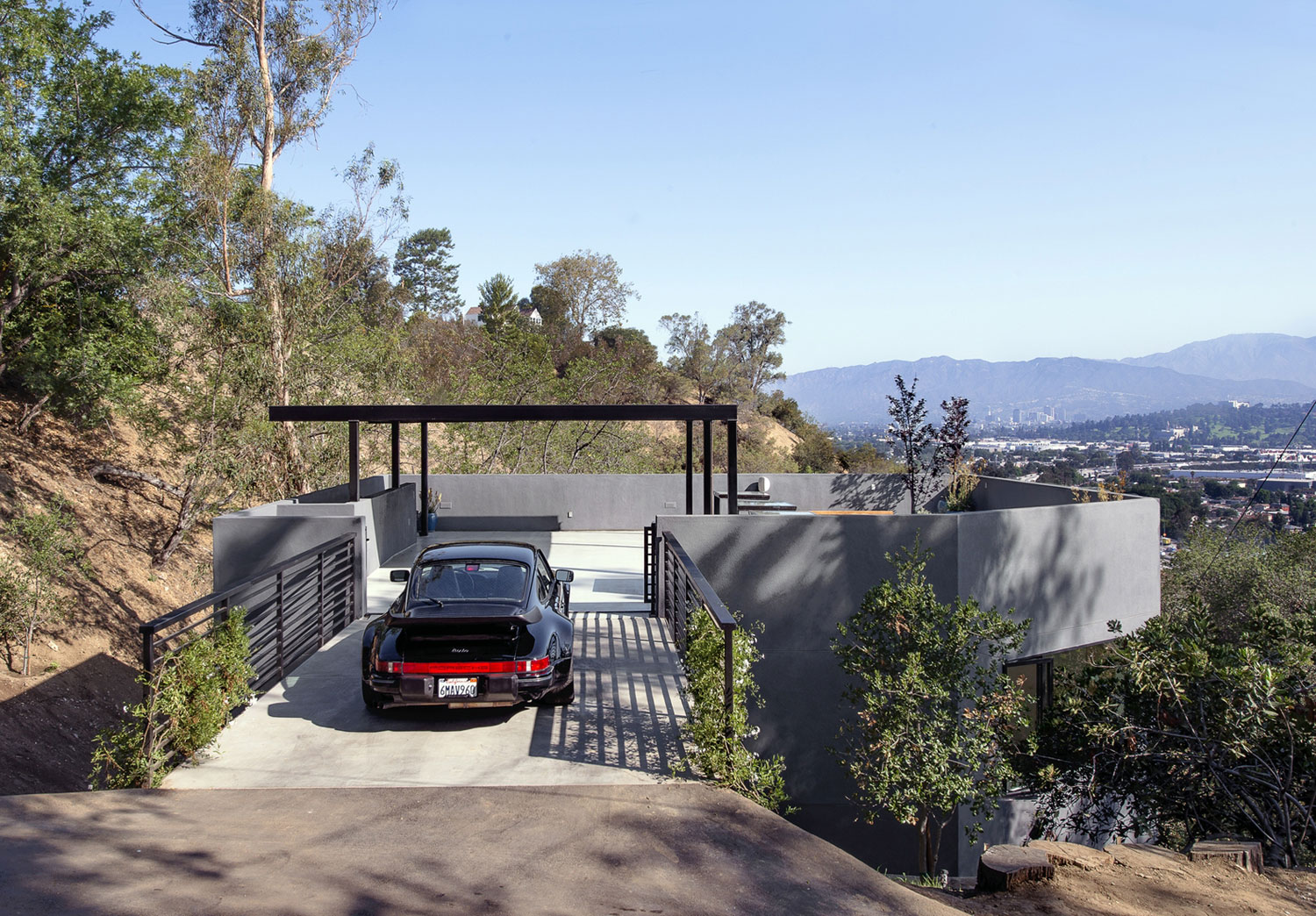Уникальный особняк с автостоянкой на крыше от Anonymous, Лос-Анджелес, США