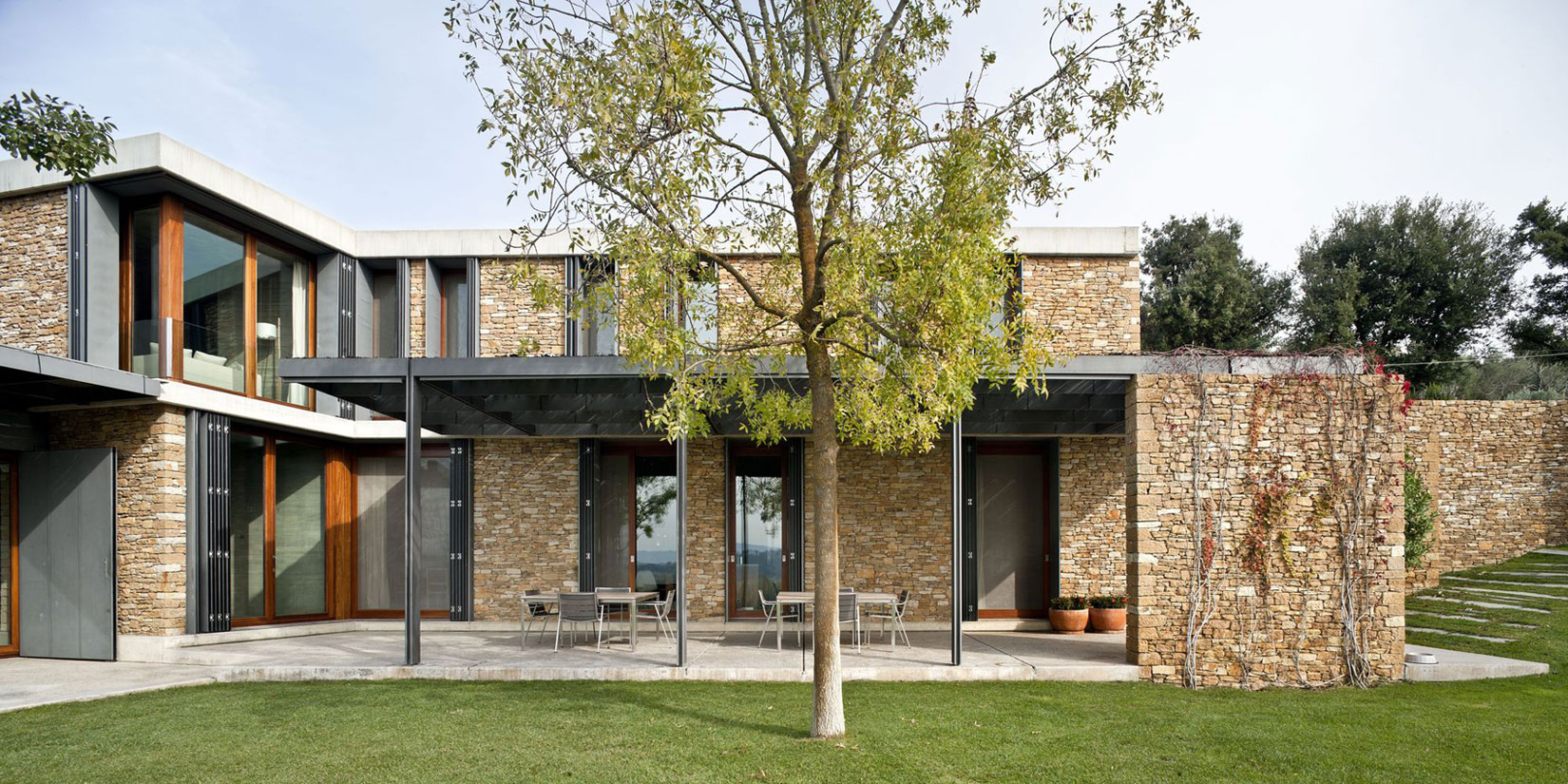 Дизайн интерьера жилого комплекса House in El Ampurdán в Каталонии