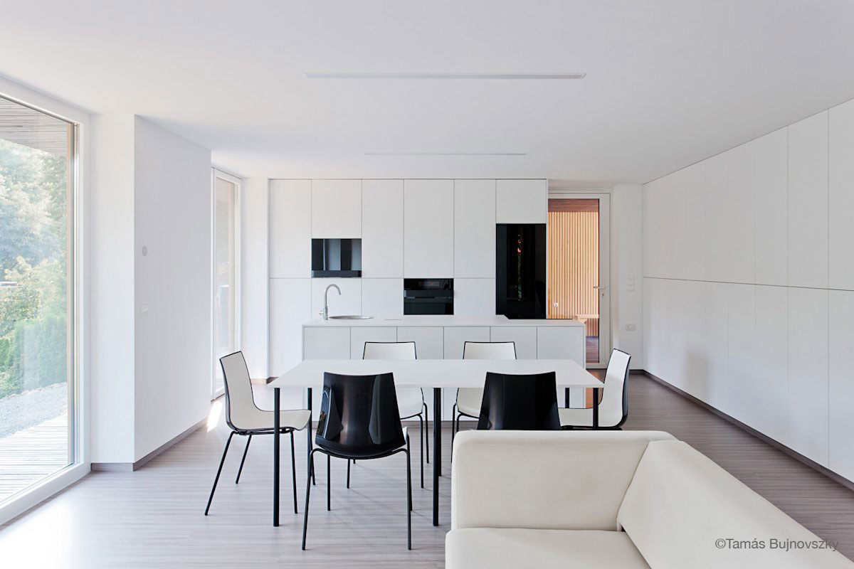 Дизайн дома Hideg от архитекторов студии Béres в Венгрии