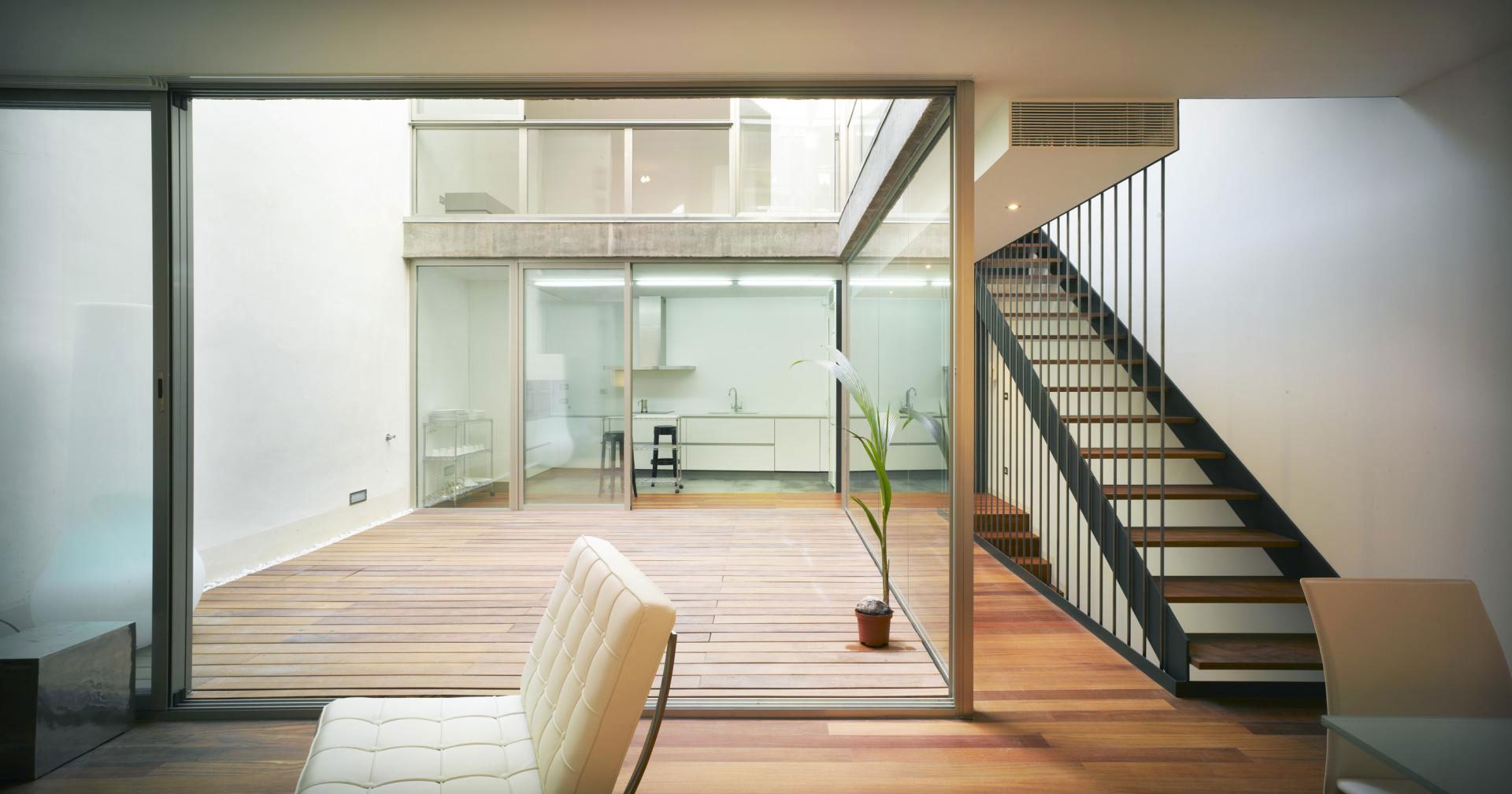 Креативный дизайн интерьера резиденции Vivienda Teresa от конструкторов бюро Rocamora Arquitectura