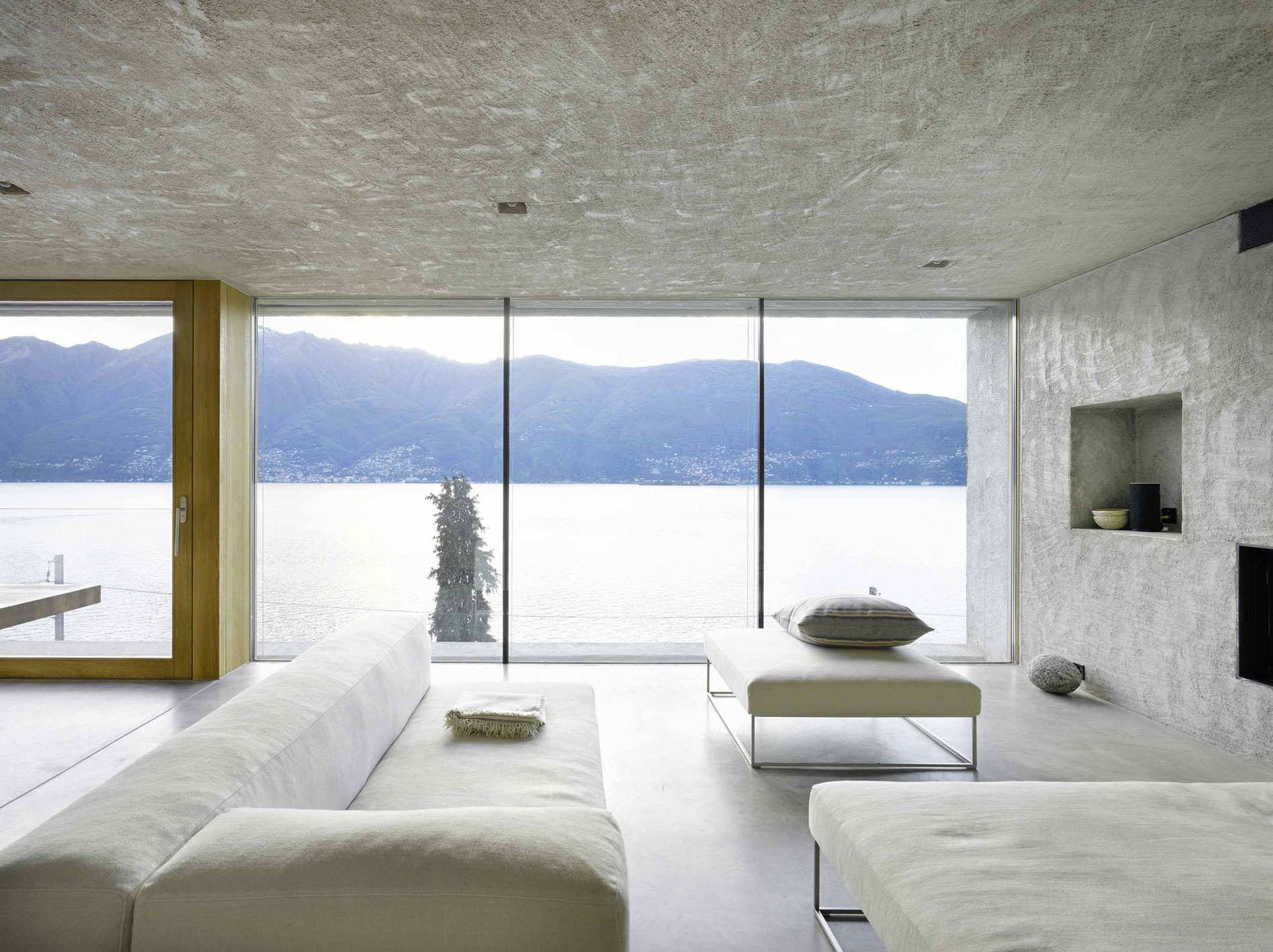 Дом с панорамным видом на озеро Маджори от Wespi de Meuron, Ronzo, Sant´Abbondio, Швейцария