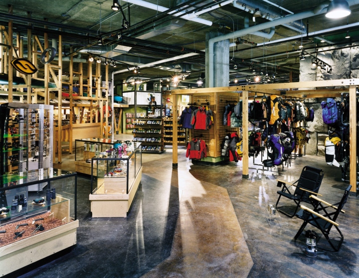 hudson-trail-outfitters-store-virginia-01