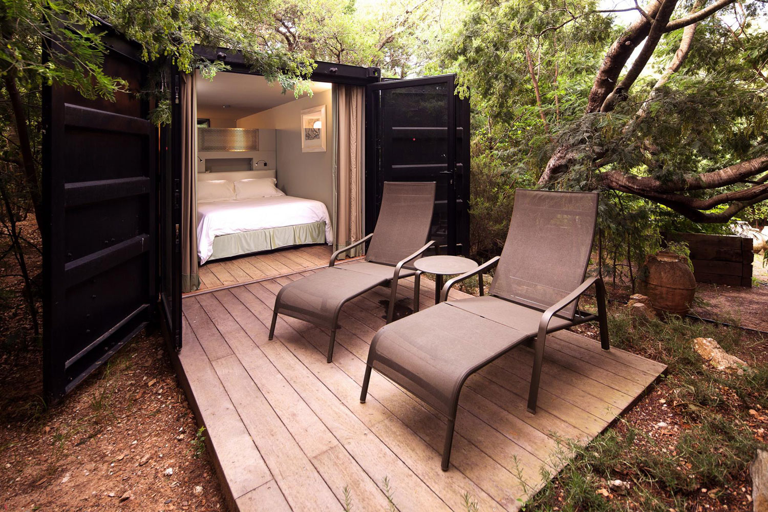 private-house-by-bumper-investments-16