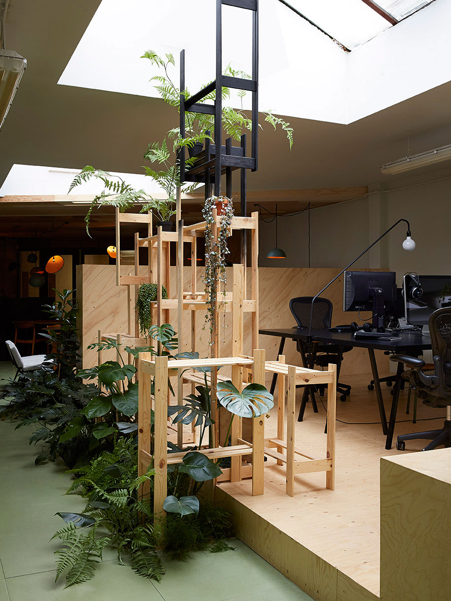 random-studio-office-by-xandl-05