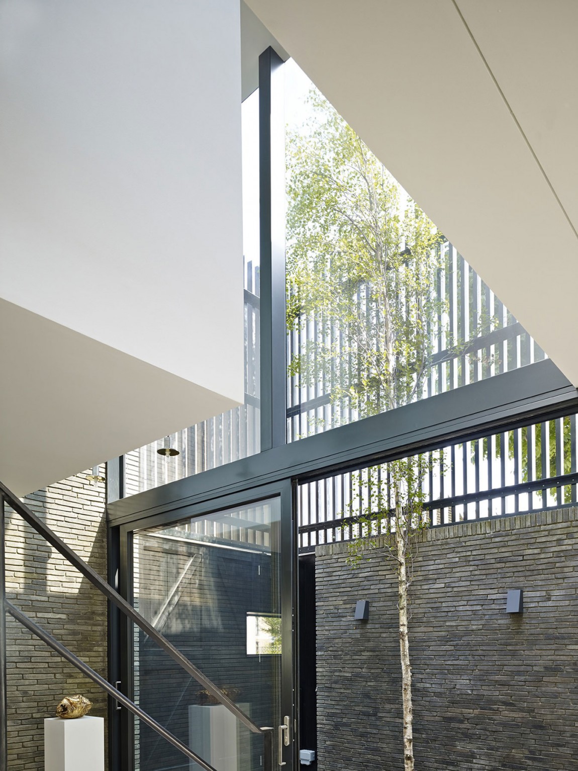 Уютный дом в стиле Blackbox от студии form art architects в Лондоне