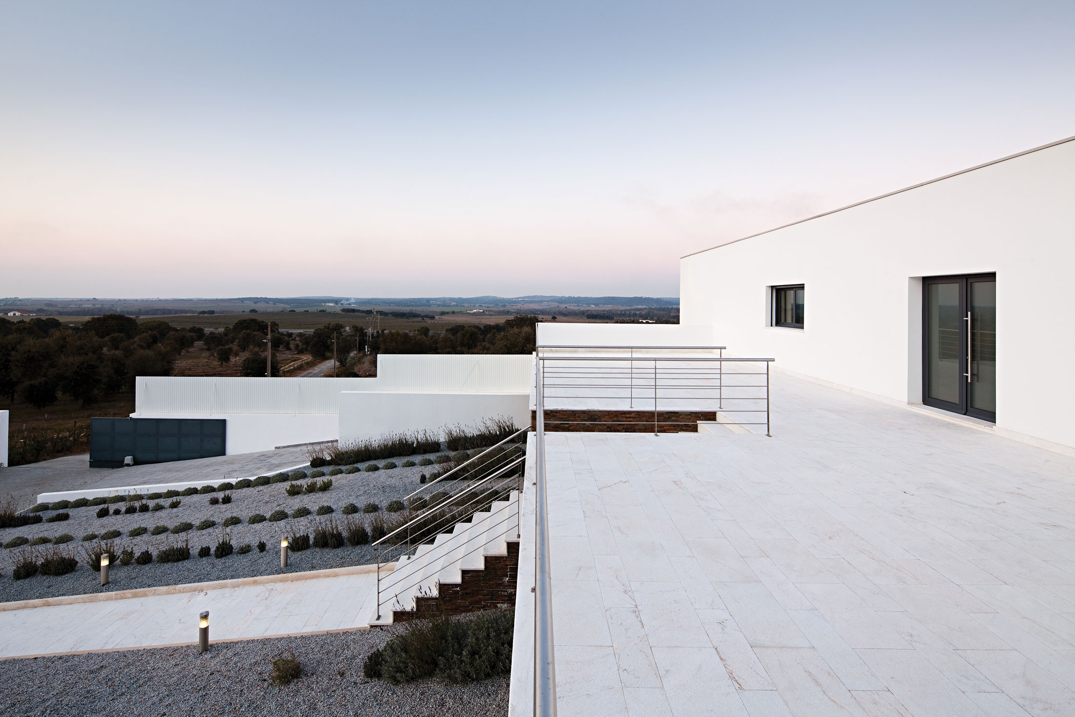 ribatejo-house-by-atelier-nuno-lacerda-lopes-03