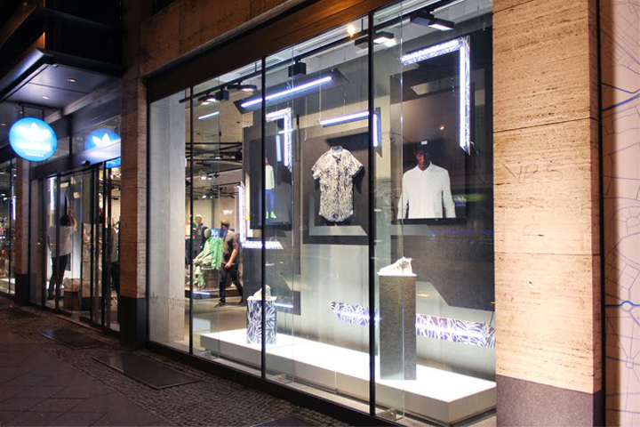 storefront-adidas-blue-02