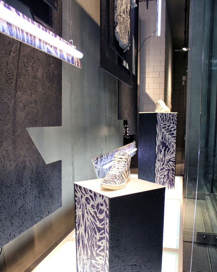 storefront-adidas-blue-03