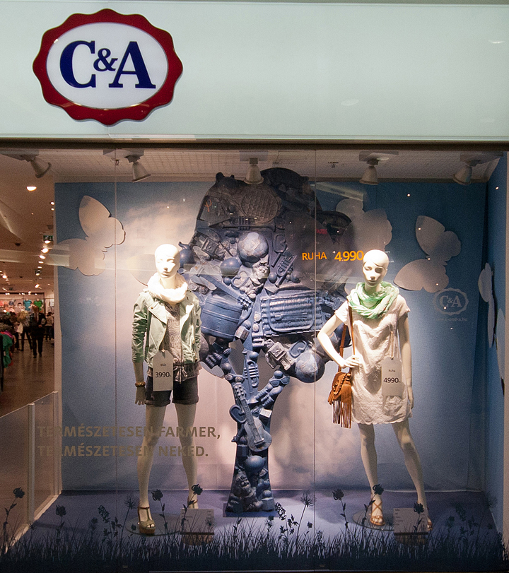 storefront-ca-budapest-hungary-04