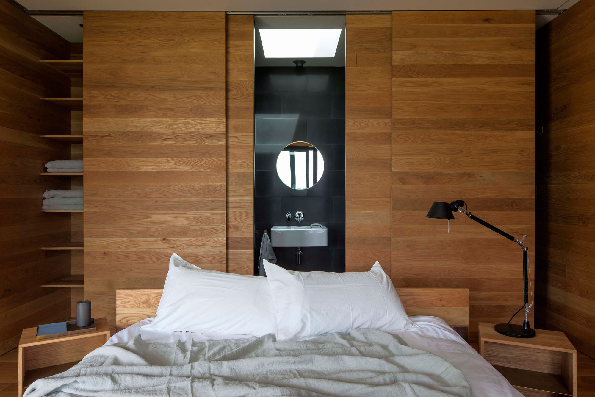 storm-cottage-by-fearon-hay-architects-05