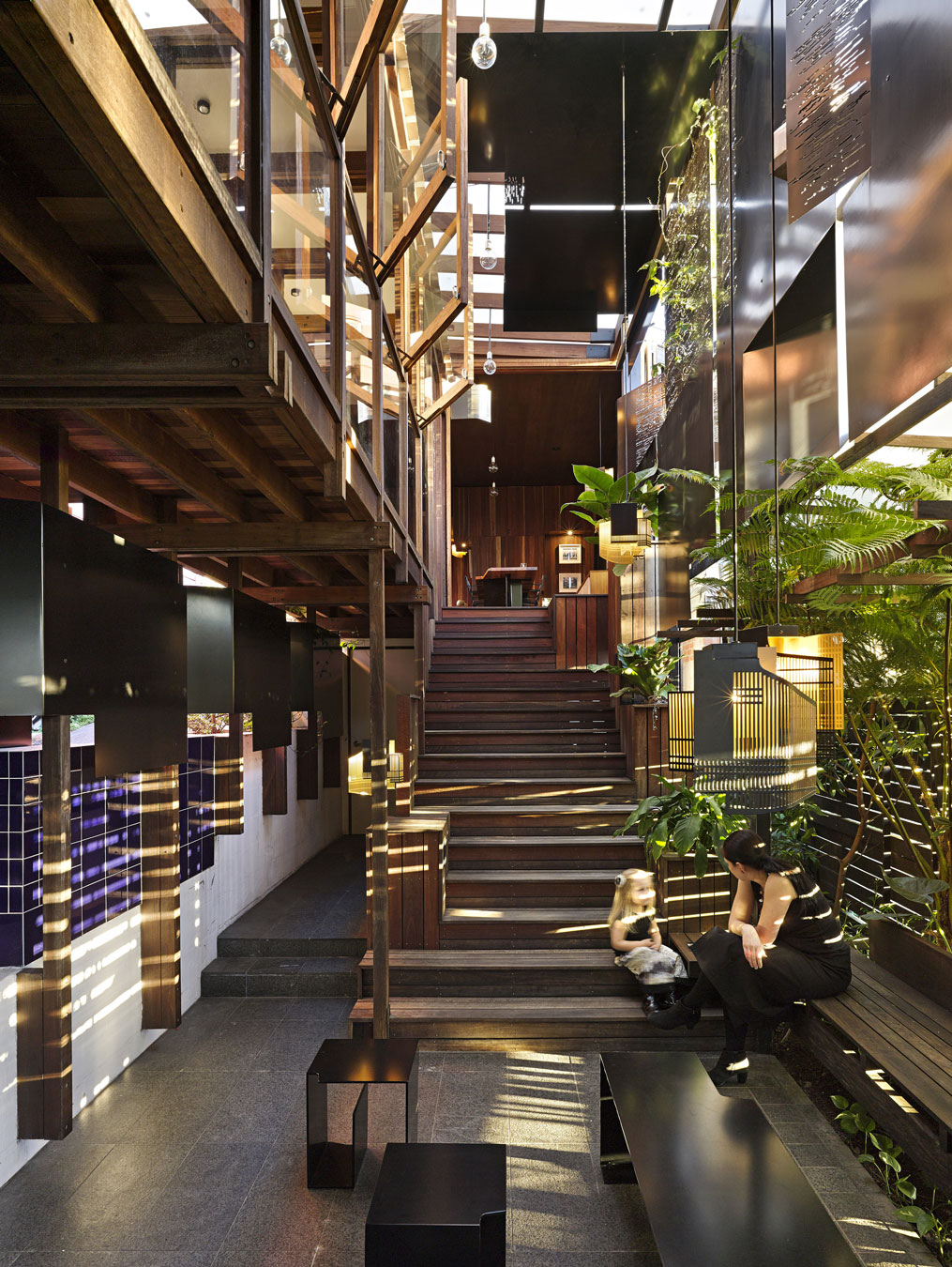 the-left-over-space-house-by-cox-rayner-05