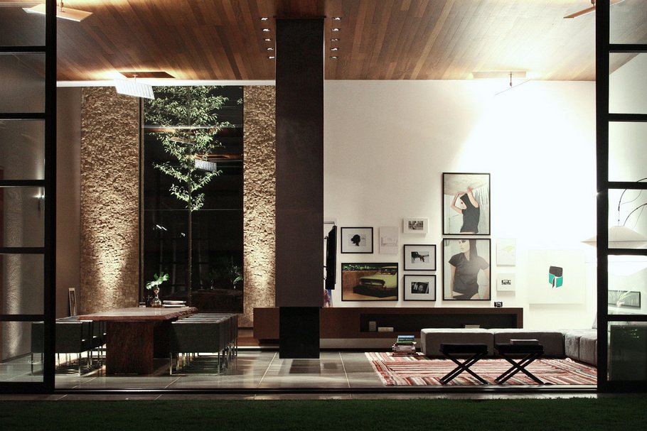 cozy-brazilian-living-at-ff-house
