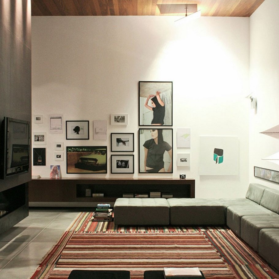 cozy-brazilian-living-at-ff-house