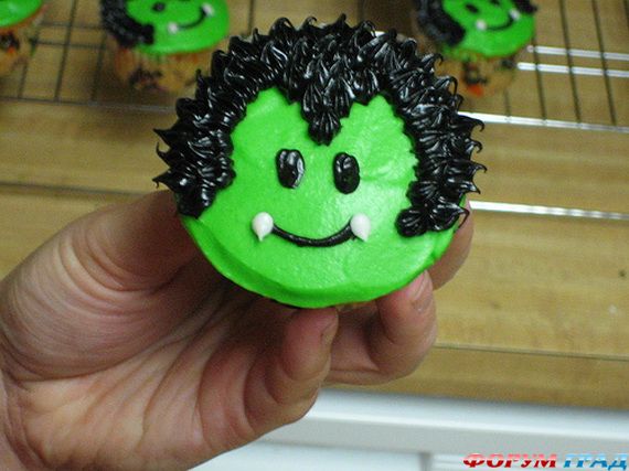 decorating-ideas-for-halloween-cupcakes-19