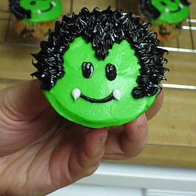 decorating-ideas-for-halloween-cupcakes-19