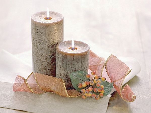 valentines-day-pillar-candles