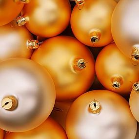 yellow-christmas-decorations-04