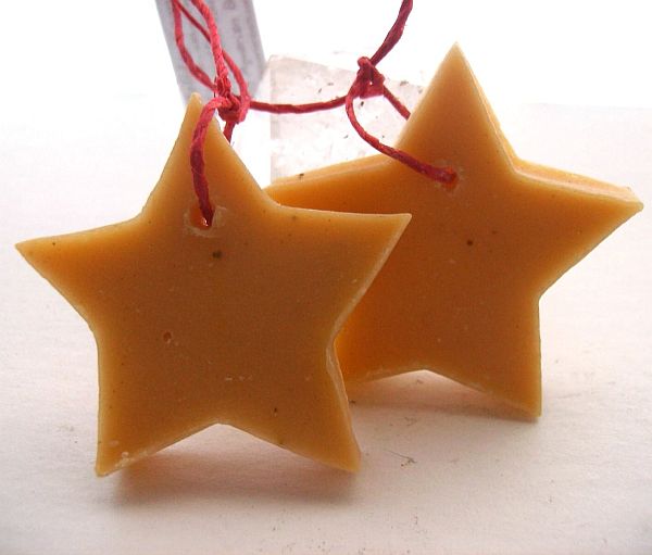 yellow-christmas-decorations-07