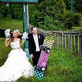 hockley-valley-snowboard-themed-wedding-12