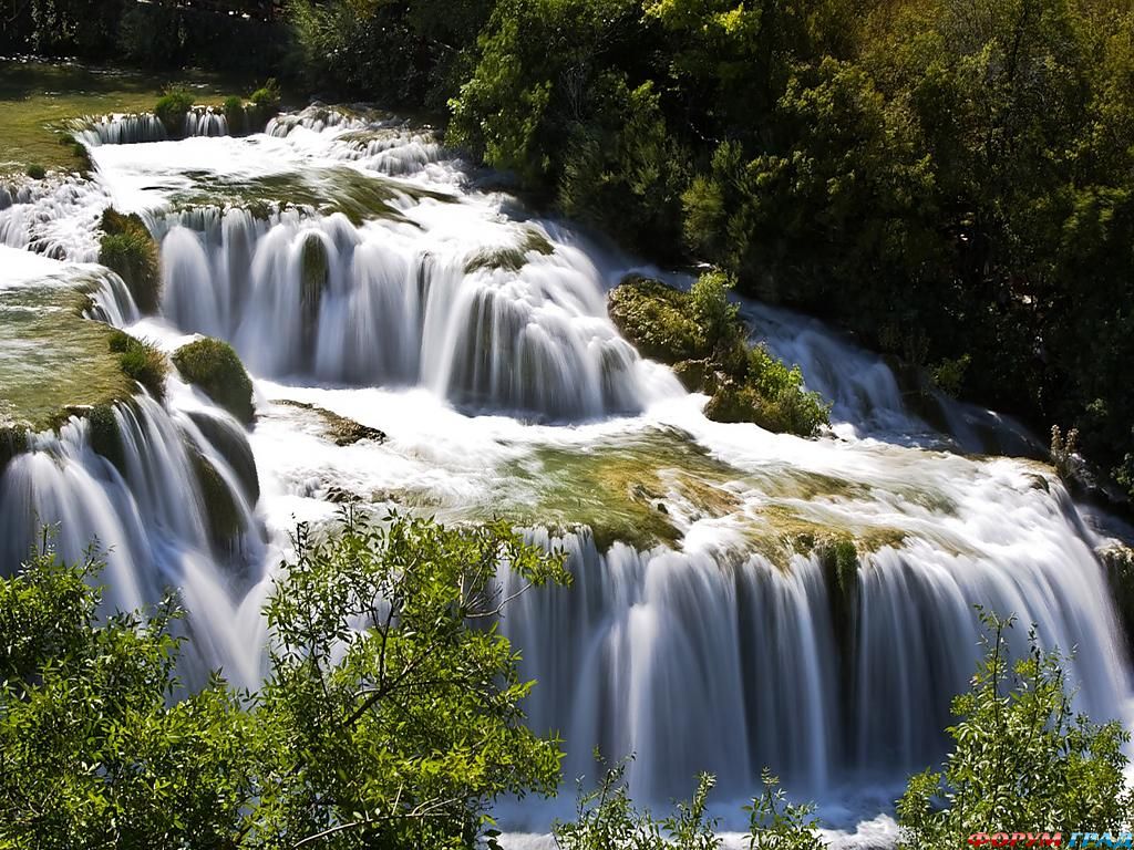 krasivye-vodopady-02