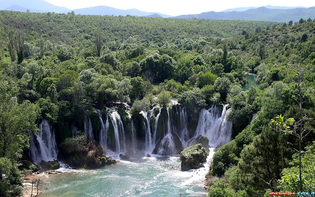 krasivye-vodopady-85