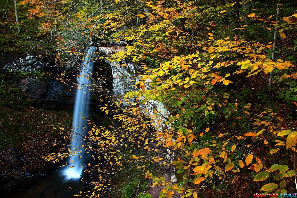 krasivye-vodopady-96