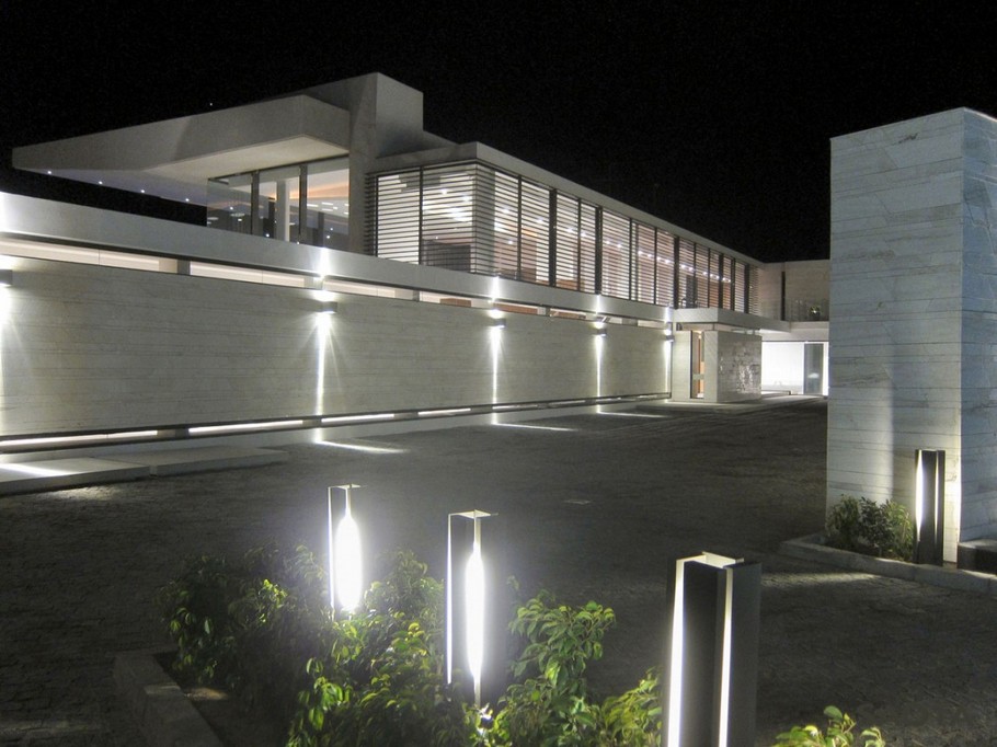 villa-sow-in-dakar-by-saota-01