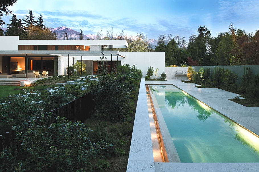 contemporary-property-santiago-chile