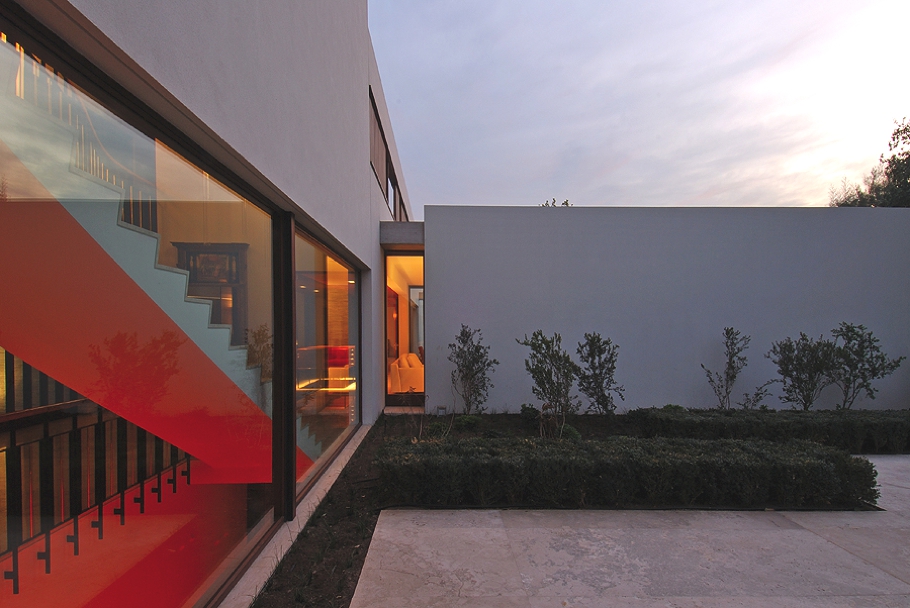 contemporary-property-santiago-chile