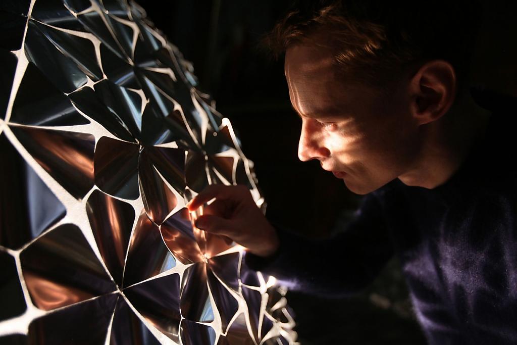 lotus-dome-by-daan-roosegaarde-08