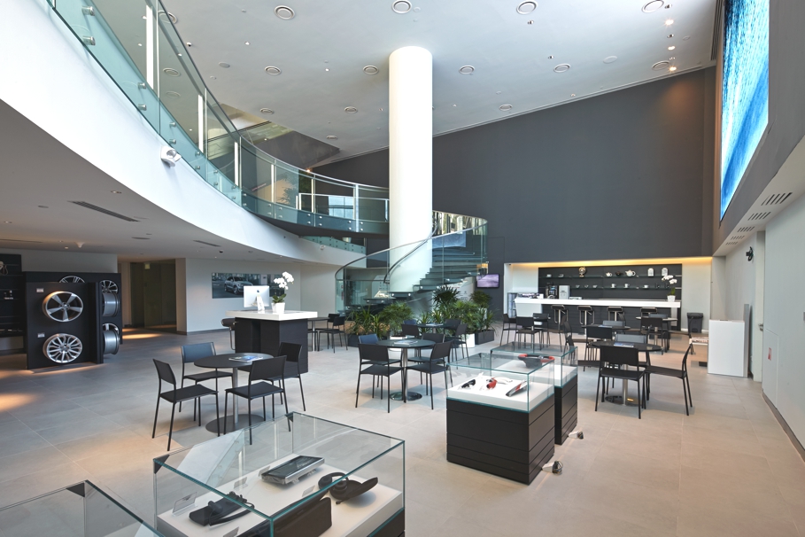 audis-store-in-singapore-09