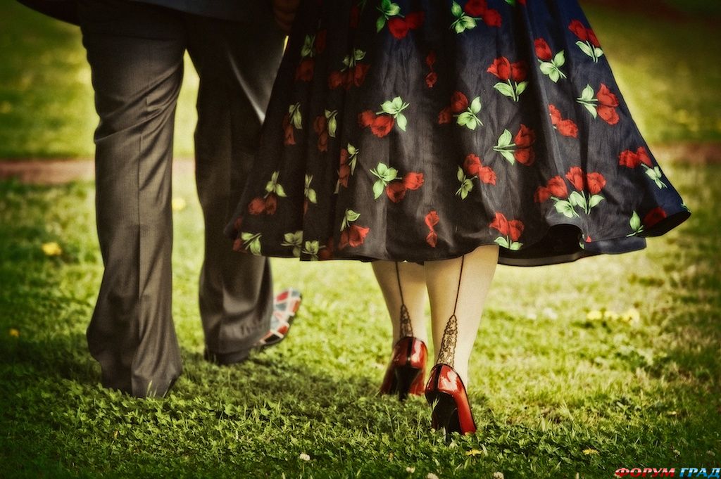 shoes-of-bride-and-groom-07