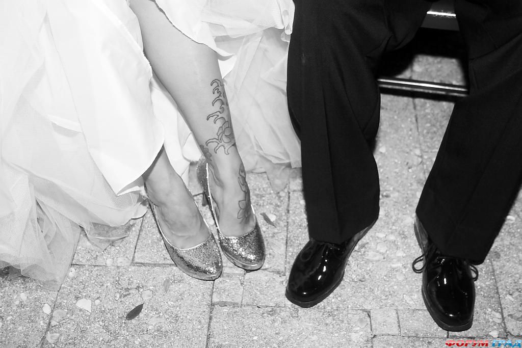 shoes-of-bride-and-groom-11