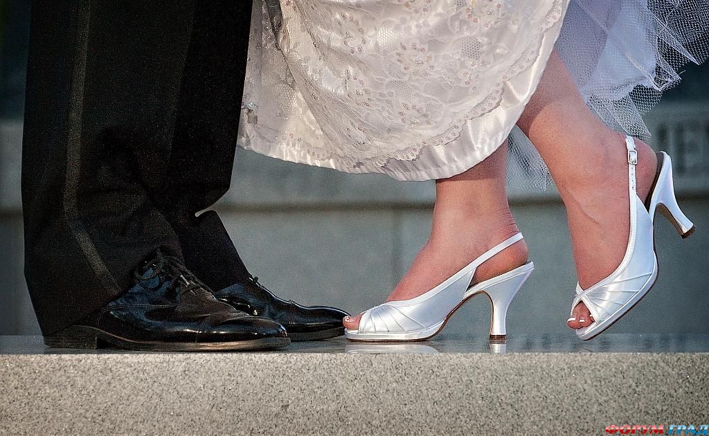 shoes-of-bride-and-groom-12