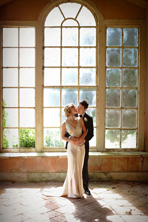 arch-window-wedding-pictures