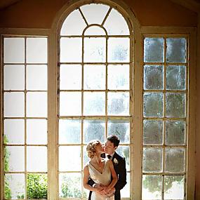 arch-window-wedding-pictures