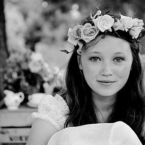 english-bride-floral-head-wreath