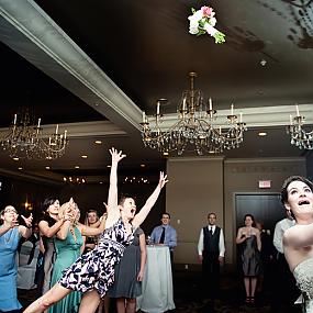 bouquet-toss-18