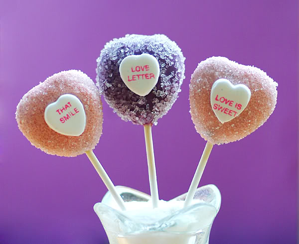 valentine-cupcake-pops-01