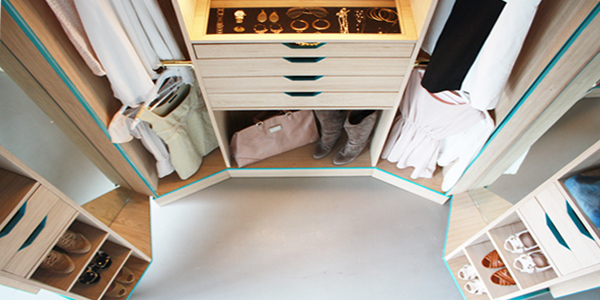 ergonomic-walk-in-closet-small-spaces-02