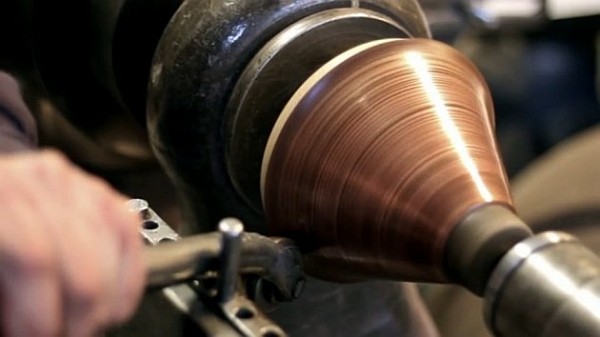 schwarzes-gold-lamp-by-ingo-schuppler-04