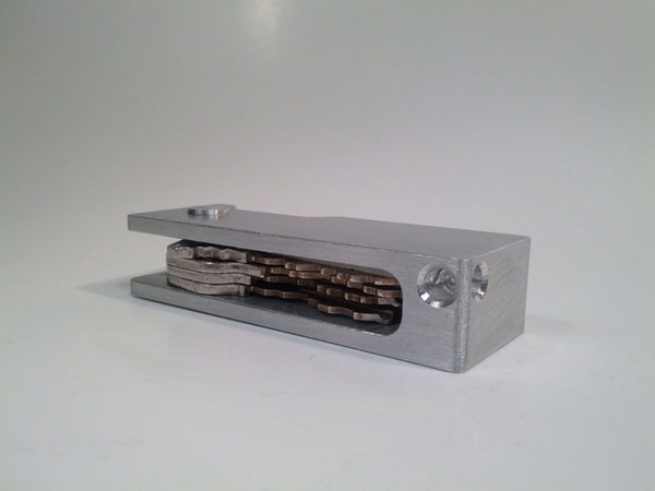 key-holder-and-bottle-opener-in-one-03