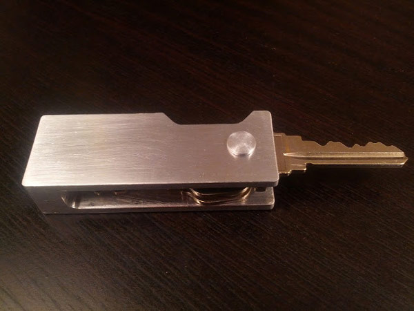 key-holder-and-bottle-opener-in-one-06