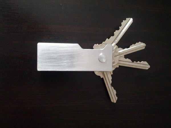 key-holder-and-bottle-opener-in-one-07