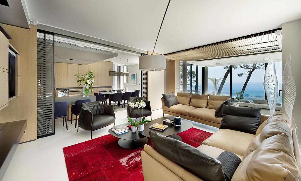 a-luxurious-bayview-villa-on-the-french-riviera-05